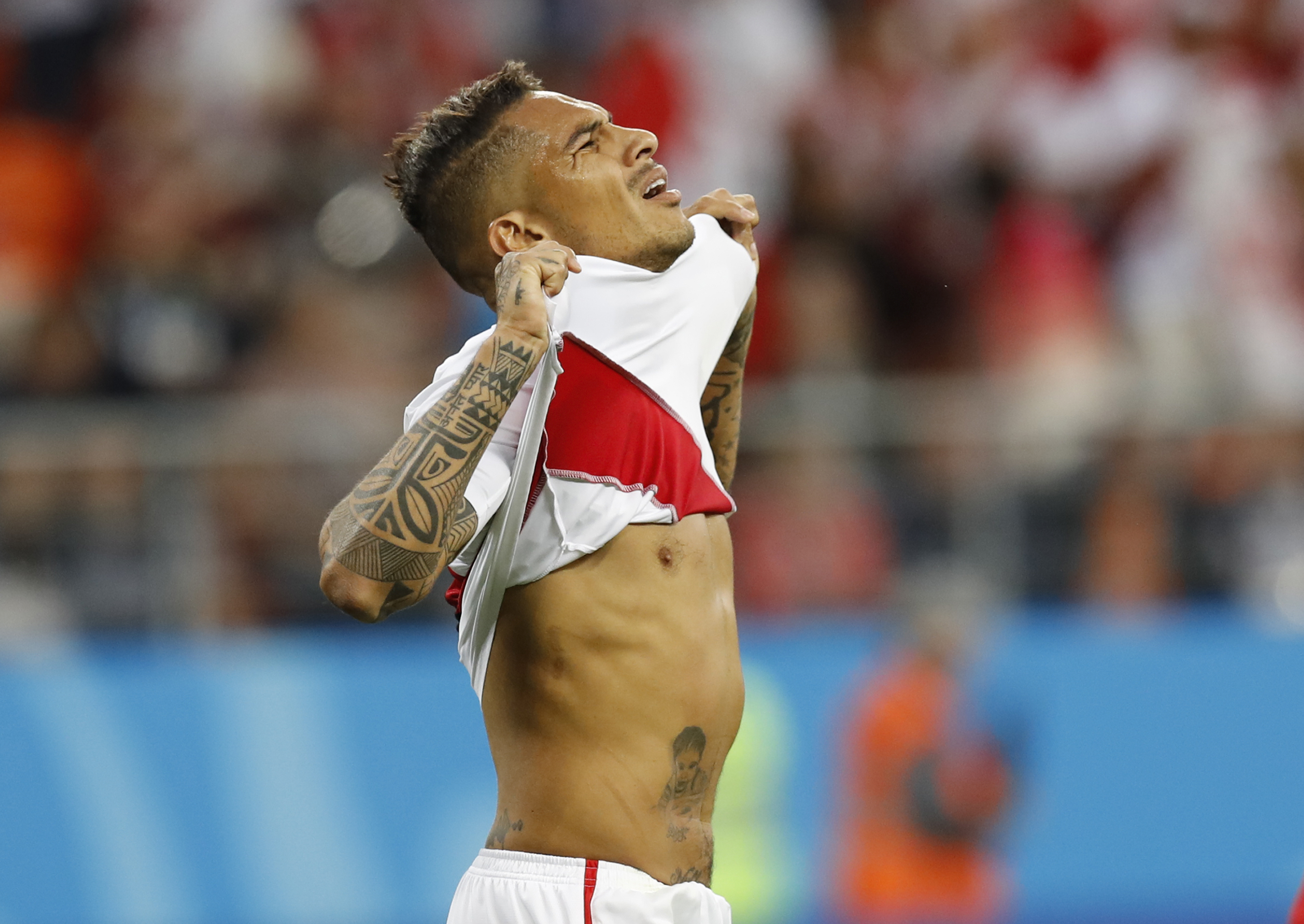 秘鲁前锋因违规行为被罚款,教训深刻 秘鲁前锋因违规行为被罚款,教训深刻