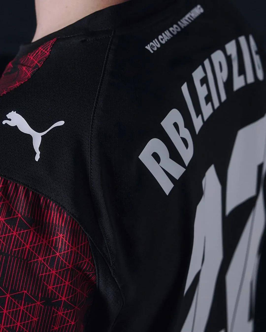 RB莱比锡突然发威,反超领先对手 RB莱比锡突然发威,反超领先对手